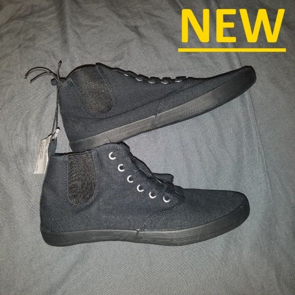 H&M Black Shoe Sneakers Converse Style